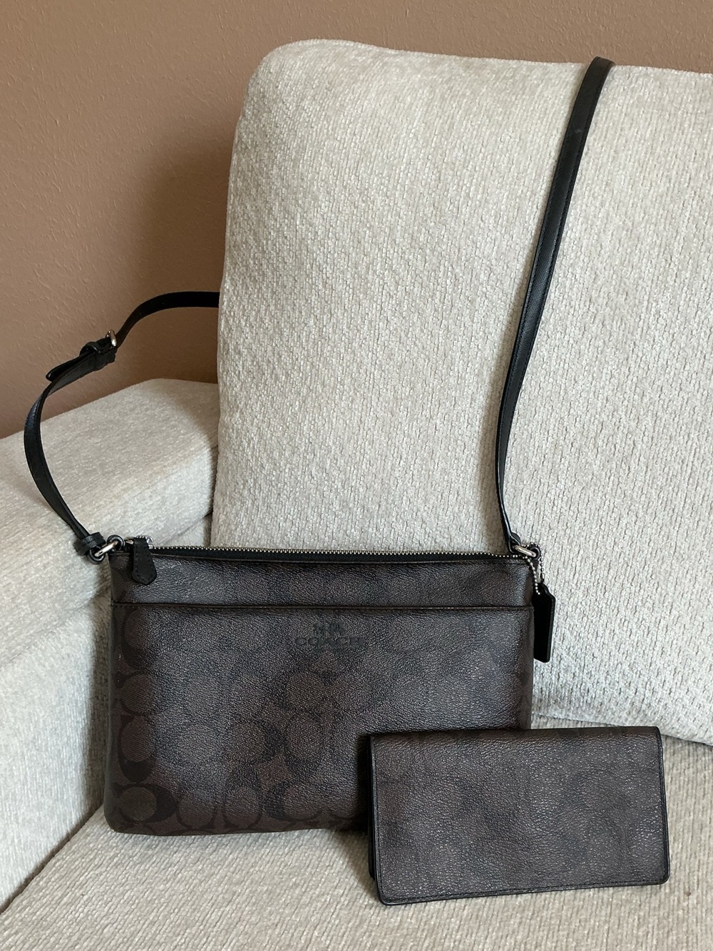 Coach Signature East/West Crossbody Bag w/Pop-Up Wallet Set